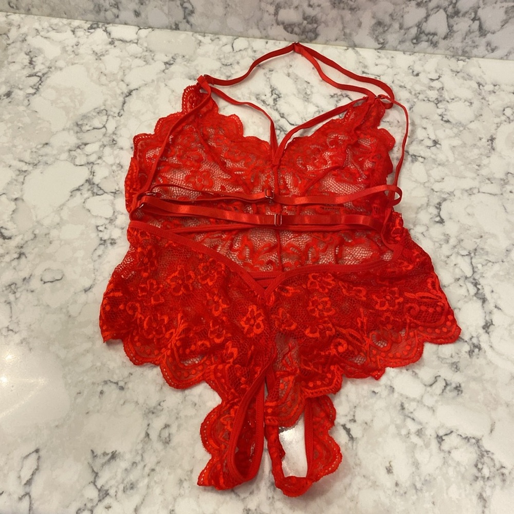 Red Lingerie - Picture 4 of 4